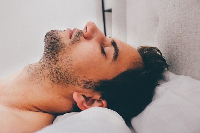 睡眠時間が短くても、長くても、精子の質が低下する！？